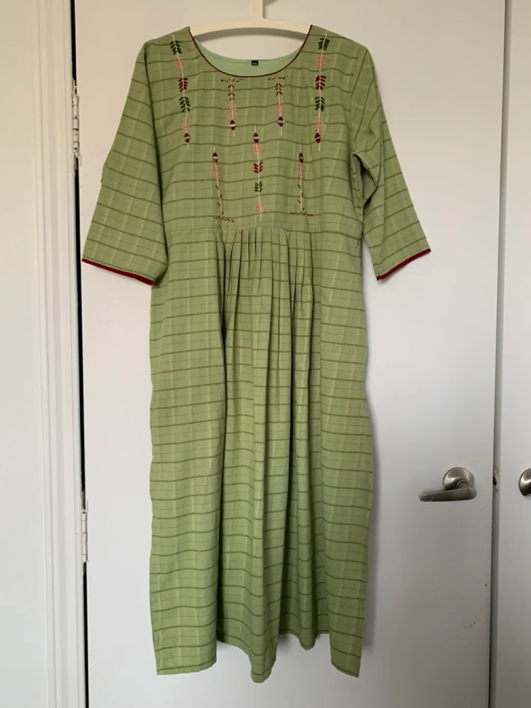 Green Maxi Dress image indicator(3)