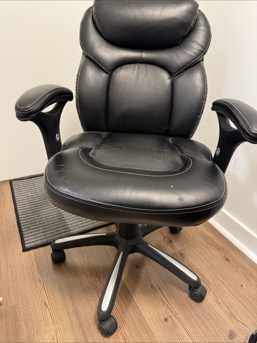 Black office chair