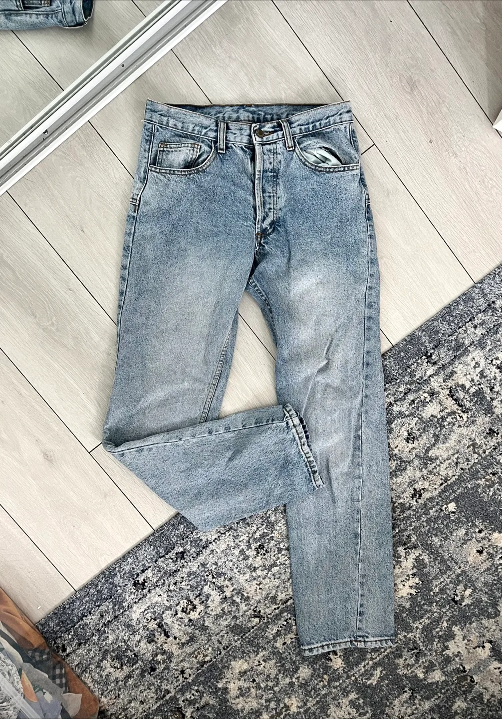 BRANDY MELVILLE JGALT low rise jeans - size small thumbnail