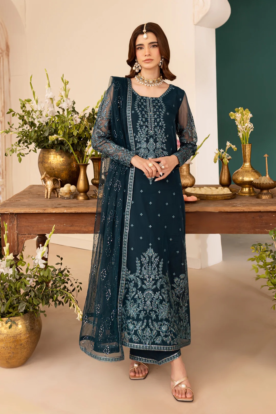 Embroidered 3-piece dress
