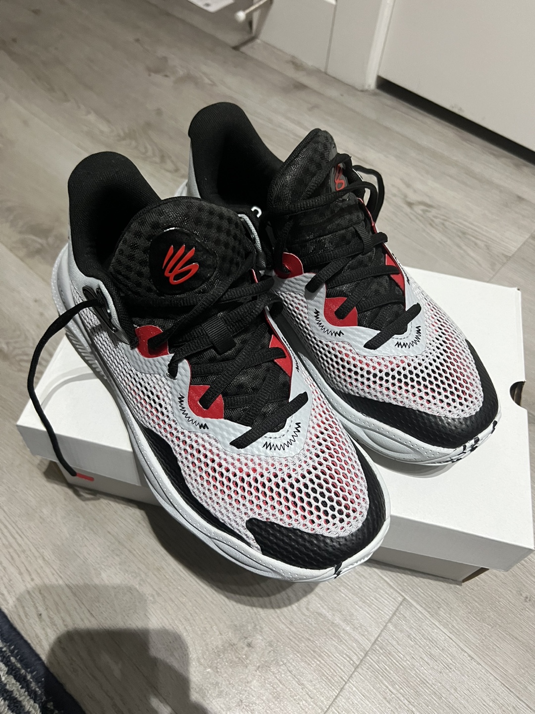 Curry Splash 24 White Red Sneakers