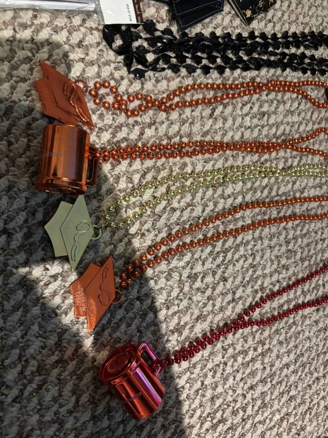 Graduation Party Supplies image indicator(2)