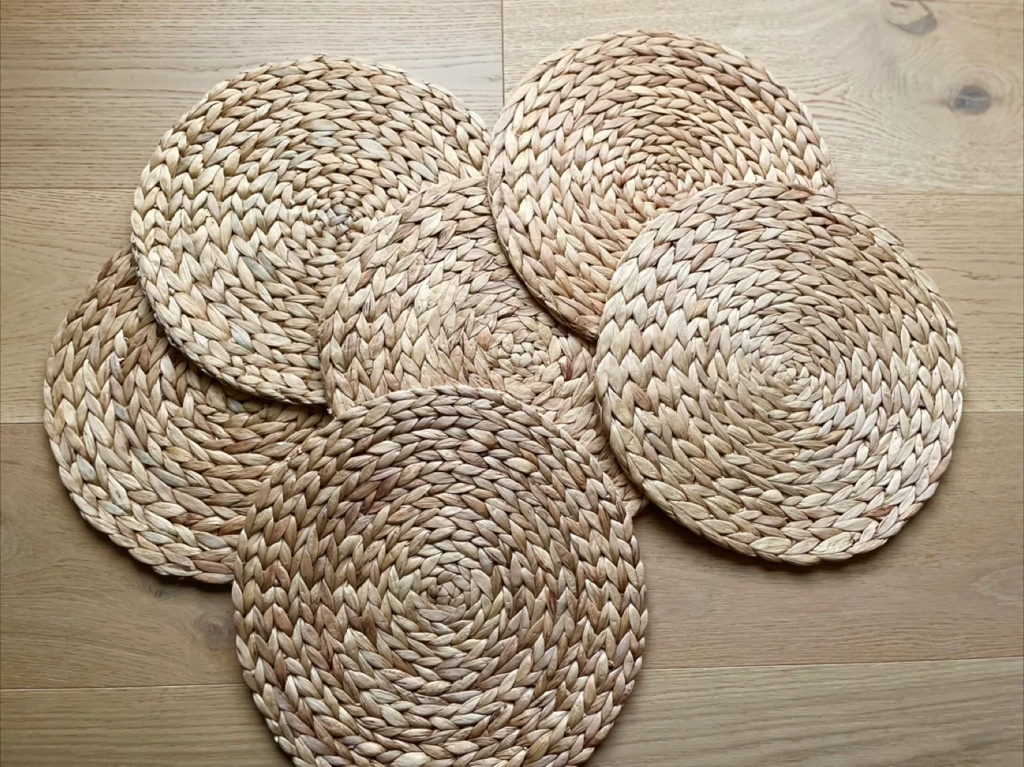 6 Pack, Rattan Round Placemats, Natural Hand-Woven. New! image indicator(2)