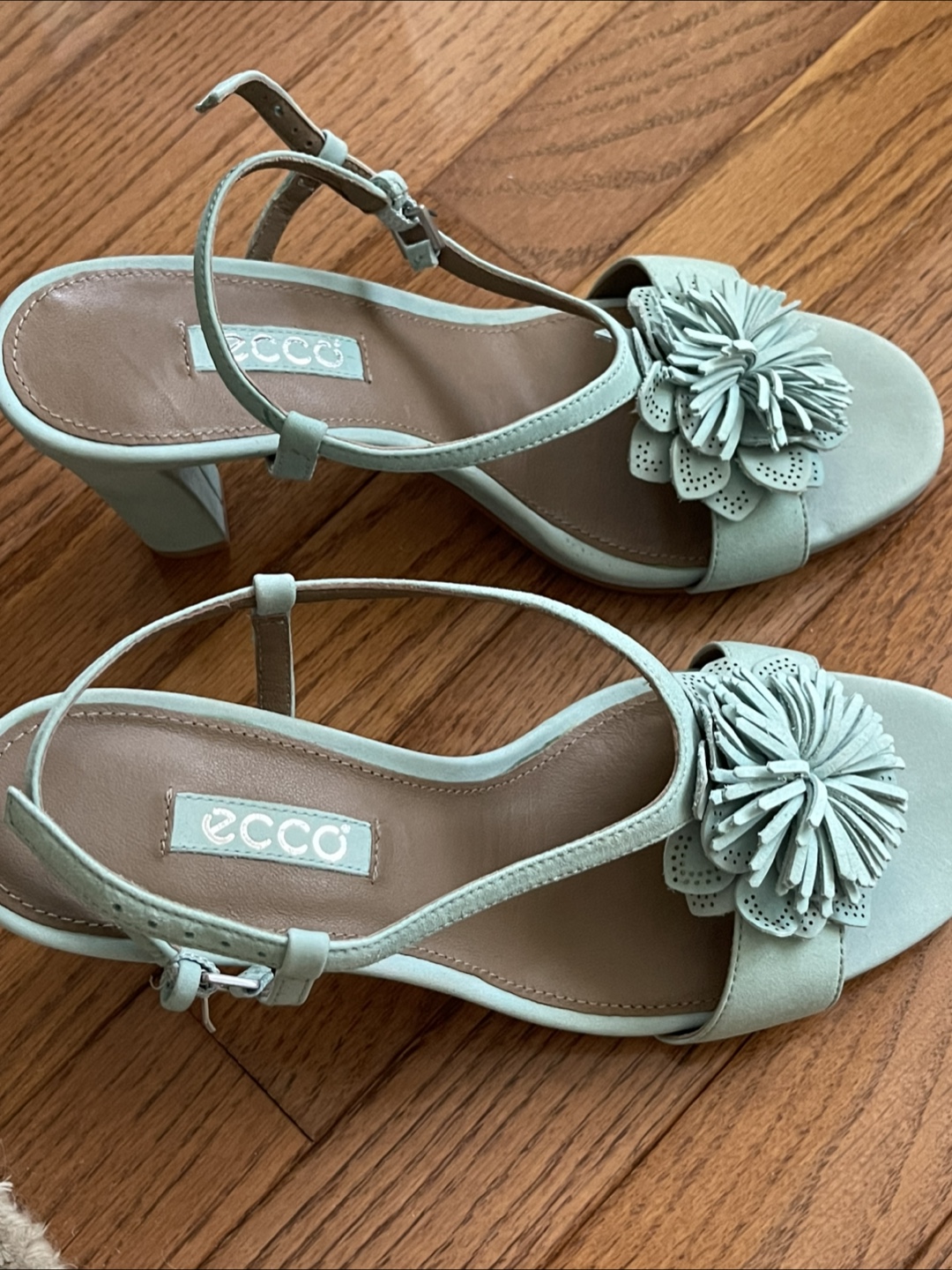 Ecco women dress shoes