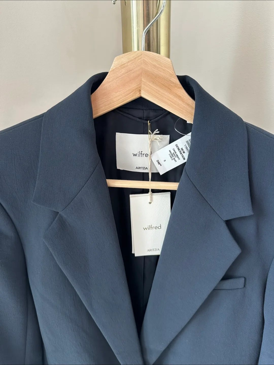 Aritzia Generation Blazer Crepette Size 0 NWT image indicator(3)