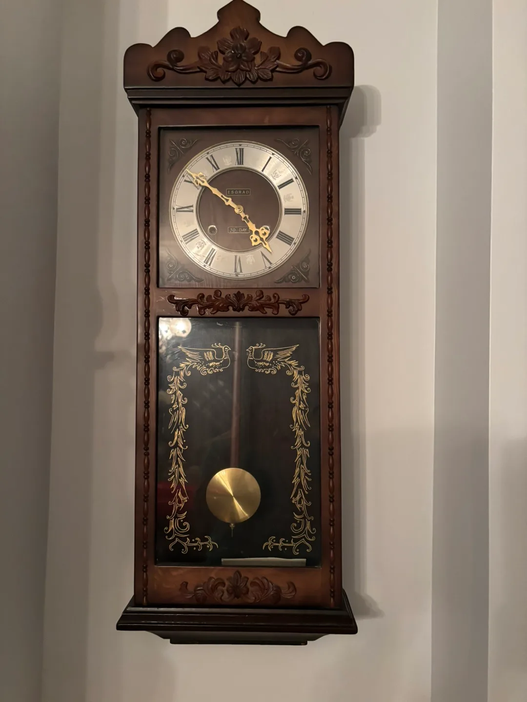 Vintage wall clock with key thumbnail