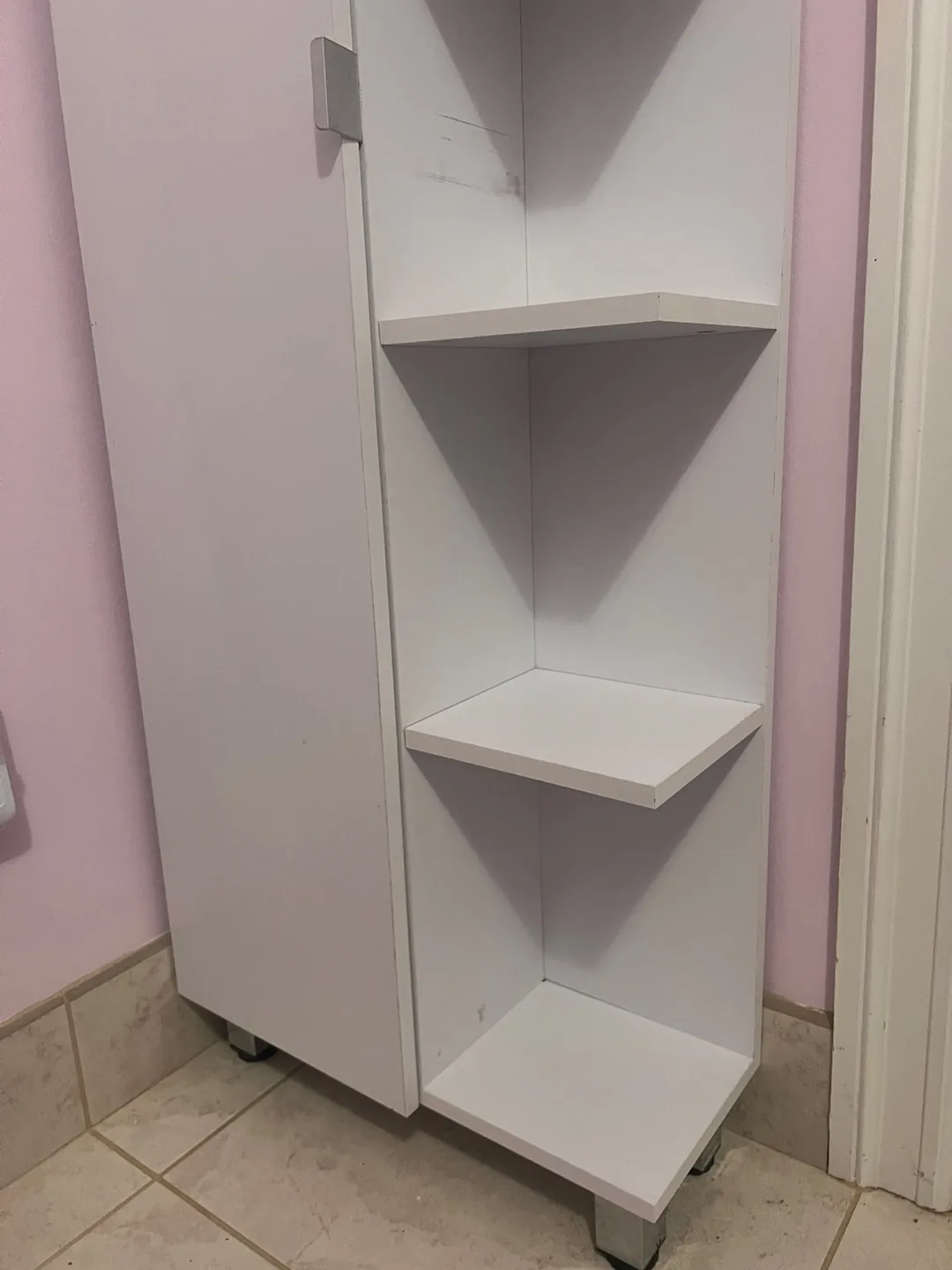 White Wooden Corner Cabinet image indicator(3)