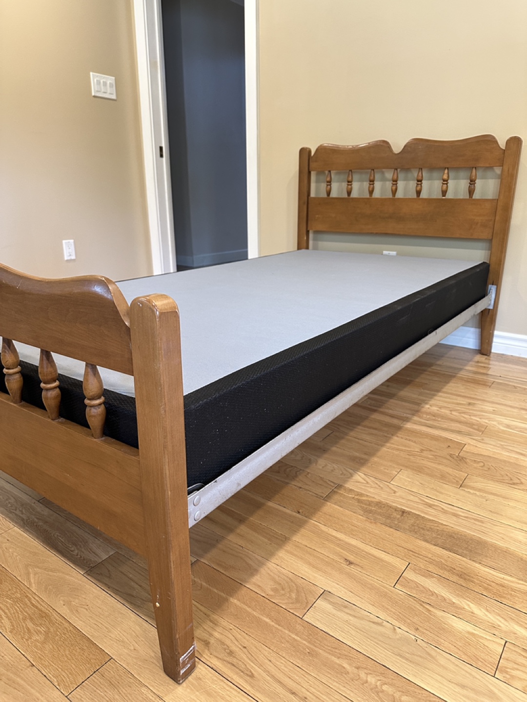 Twin Size Wood Bed with Boxspring (CAN DELIVER) - photo 2