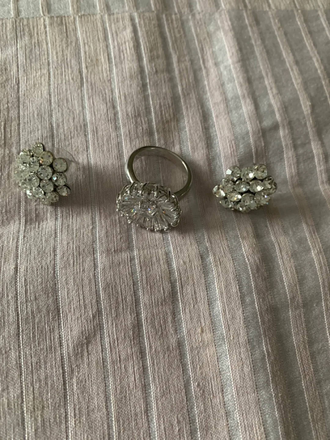 Jewellery Set - Ring and Earrings thumbnail