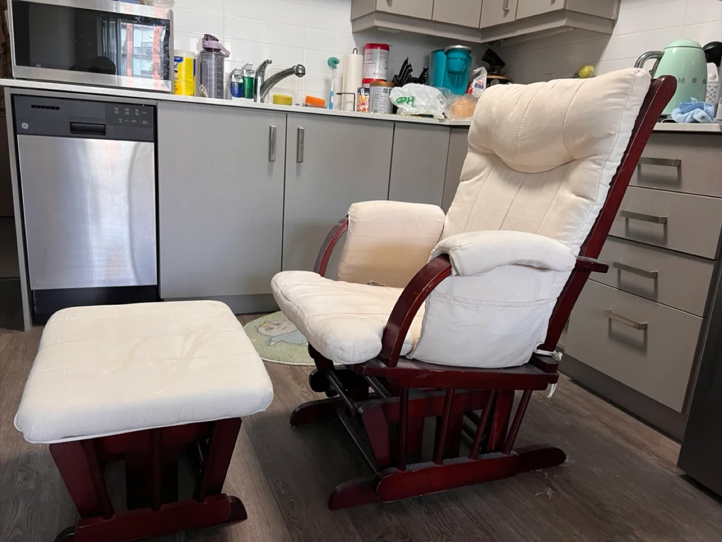 Glider chair with ottoman (Rocking Chair) image indicator(2)