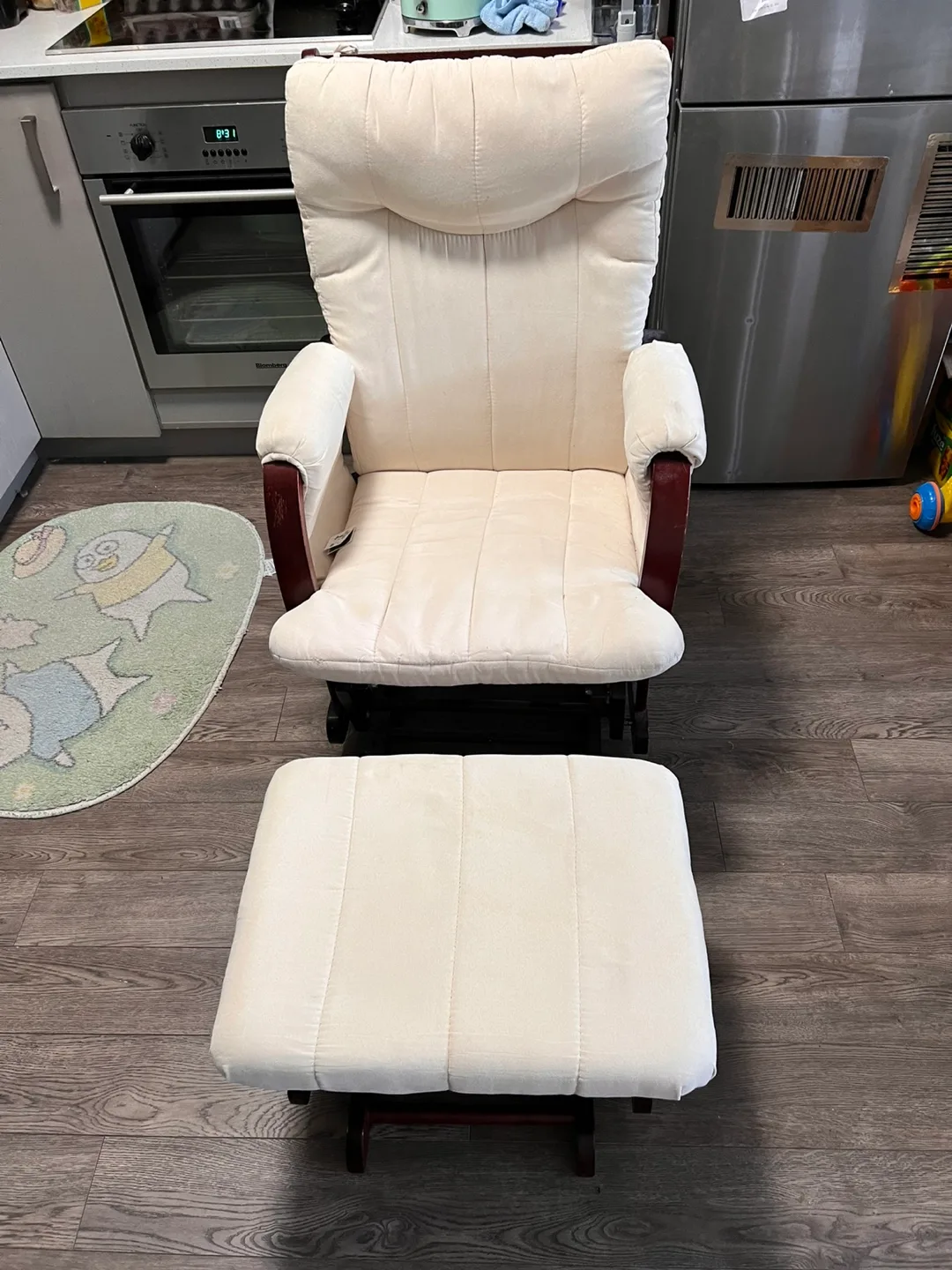 Glider chair with ottoman (Rocking Chair) thumbnail