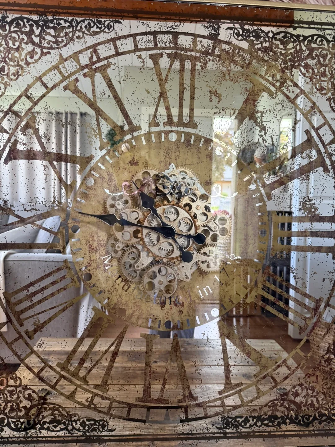 Clock style mirror thumbnail