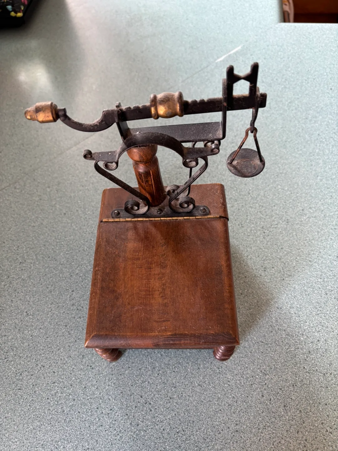 Vintage decorative scale thumbnail