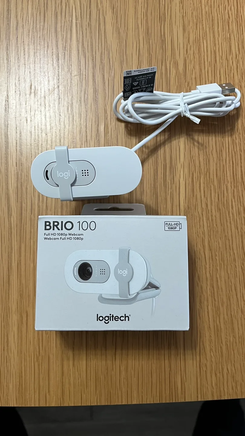 Logitech Brio 100 Webcam thumbnail