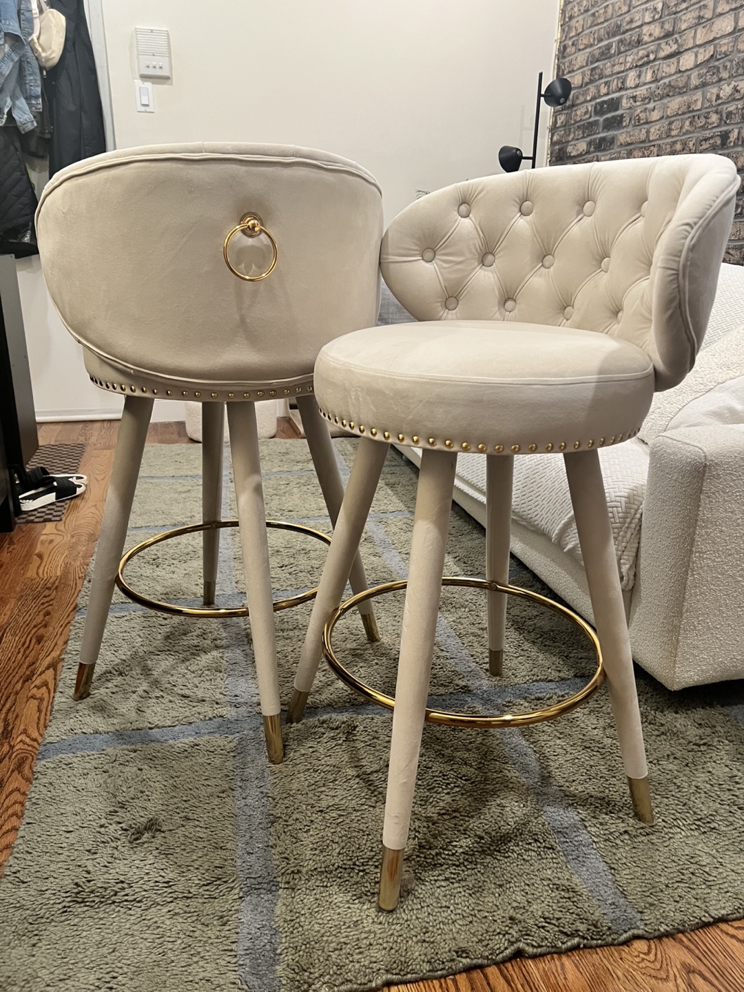 Pair of 360 swivel bar stools upholstered 27.5” - photo 3