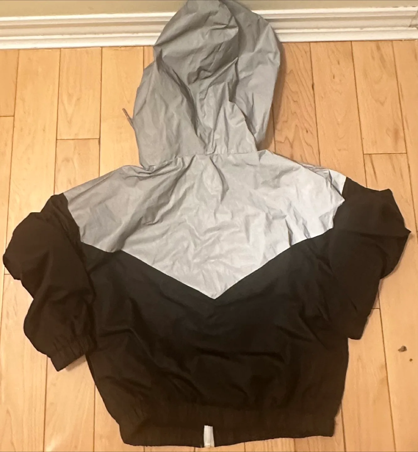 Reflective windbreaker jacket image indicator(2)