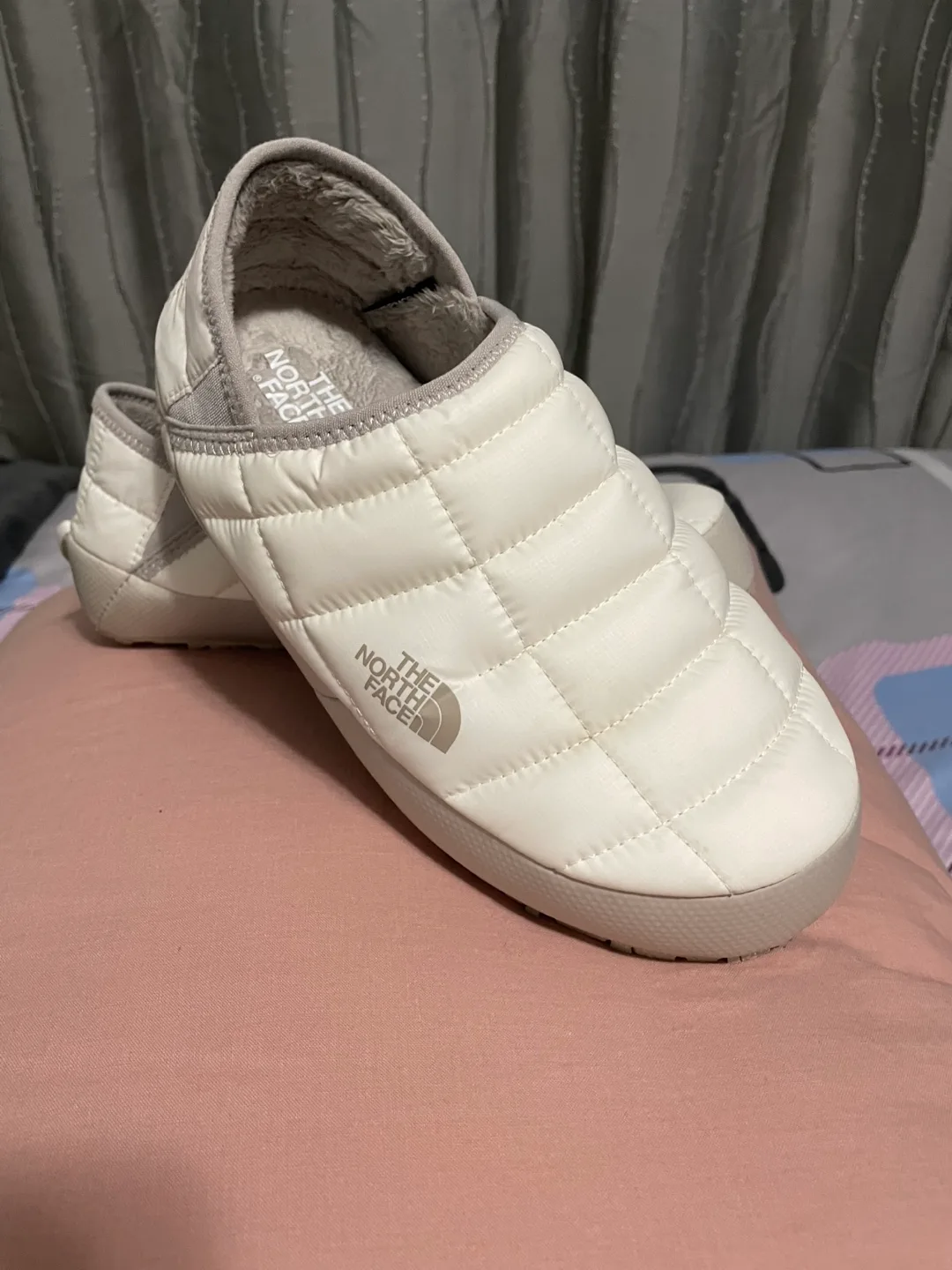 Women’s NorthFace Thermoball image indicator(4)