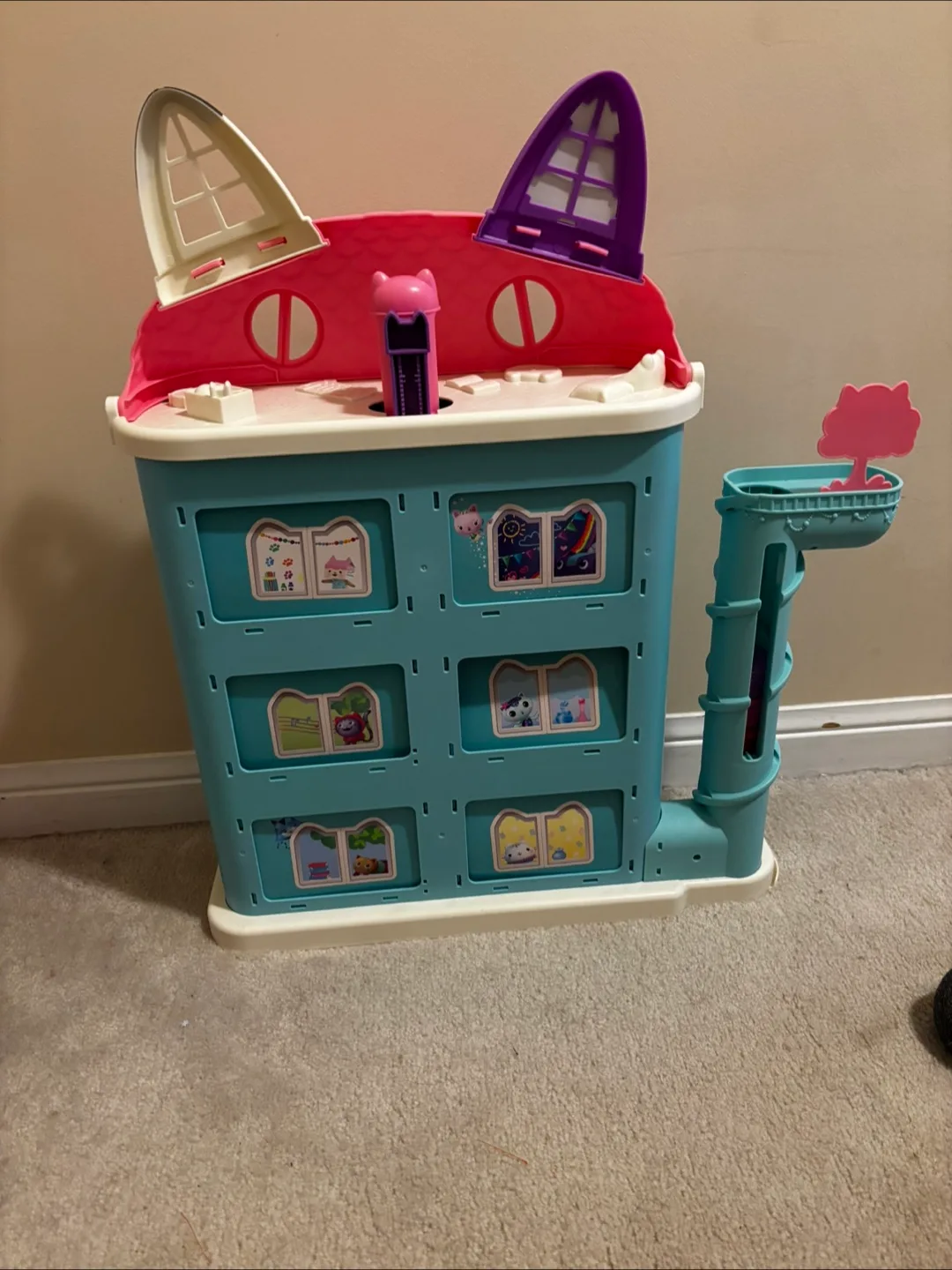 Gabby’s Dollhouse, Purrfect Dollhouse with 15 Pieces image indicator(4)