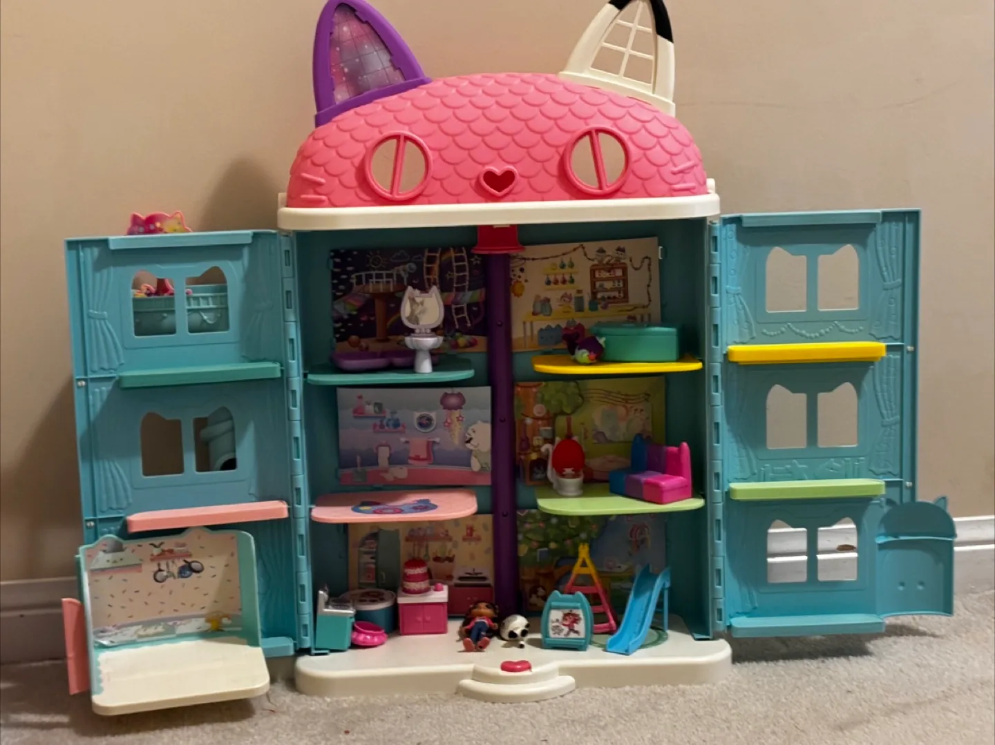 Gabby’s Dollhouse, Purrfect Dollhouse with 15 Pieces image indicator(2)