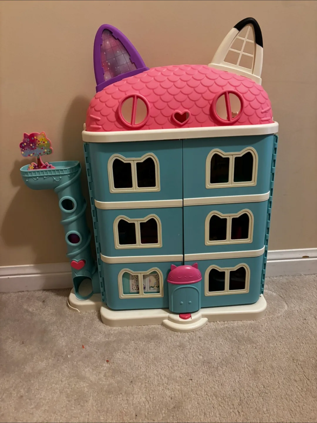 Gabby’s Dollhouse, Purrfect Dollhouse with 15 Pieces image indicator(3)