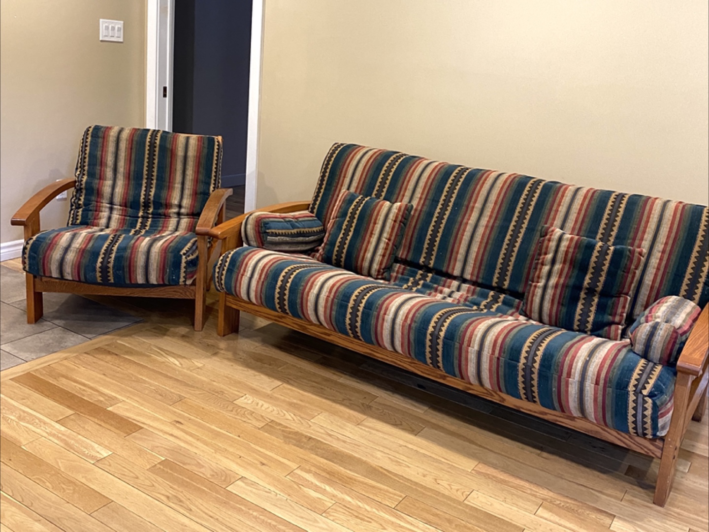 Lovely Solid Wood Futon Sofa Bed Set with Chair (CAN DELIVER)