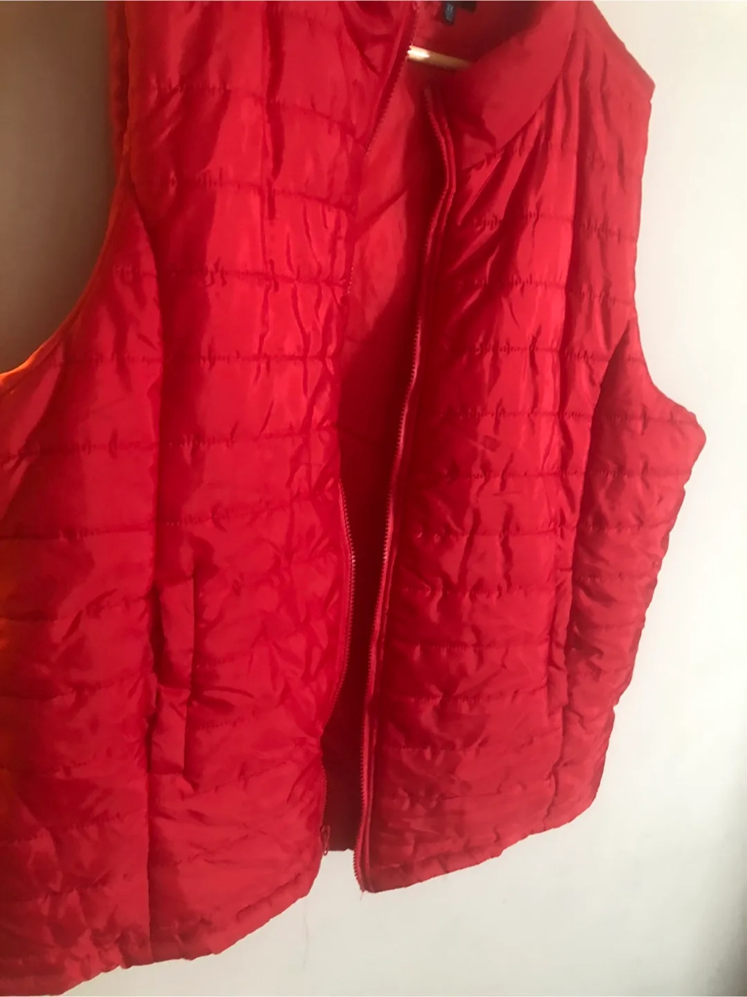 Red Puffer Vest image indicator(2)
