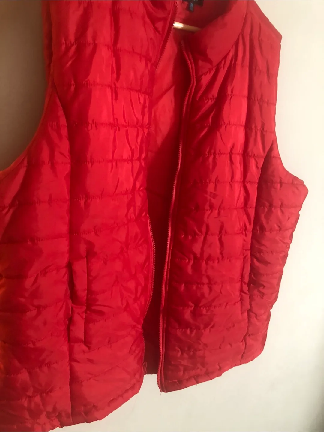 Red Puffer Vest image indicator(5)