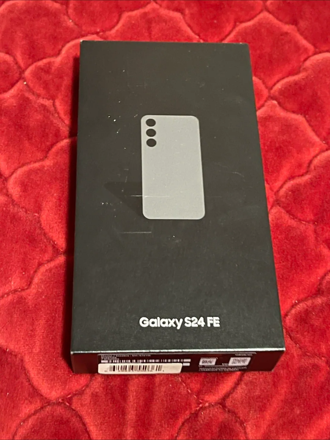 Samsung Galaxy S24 FE Phone thumbnail