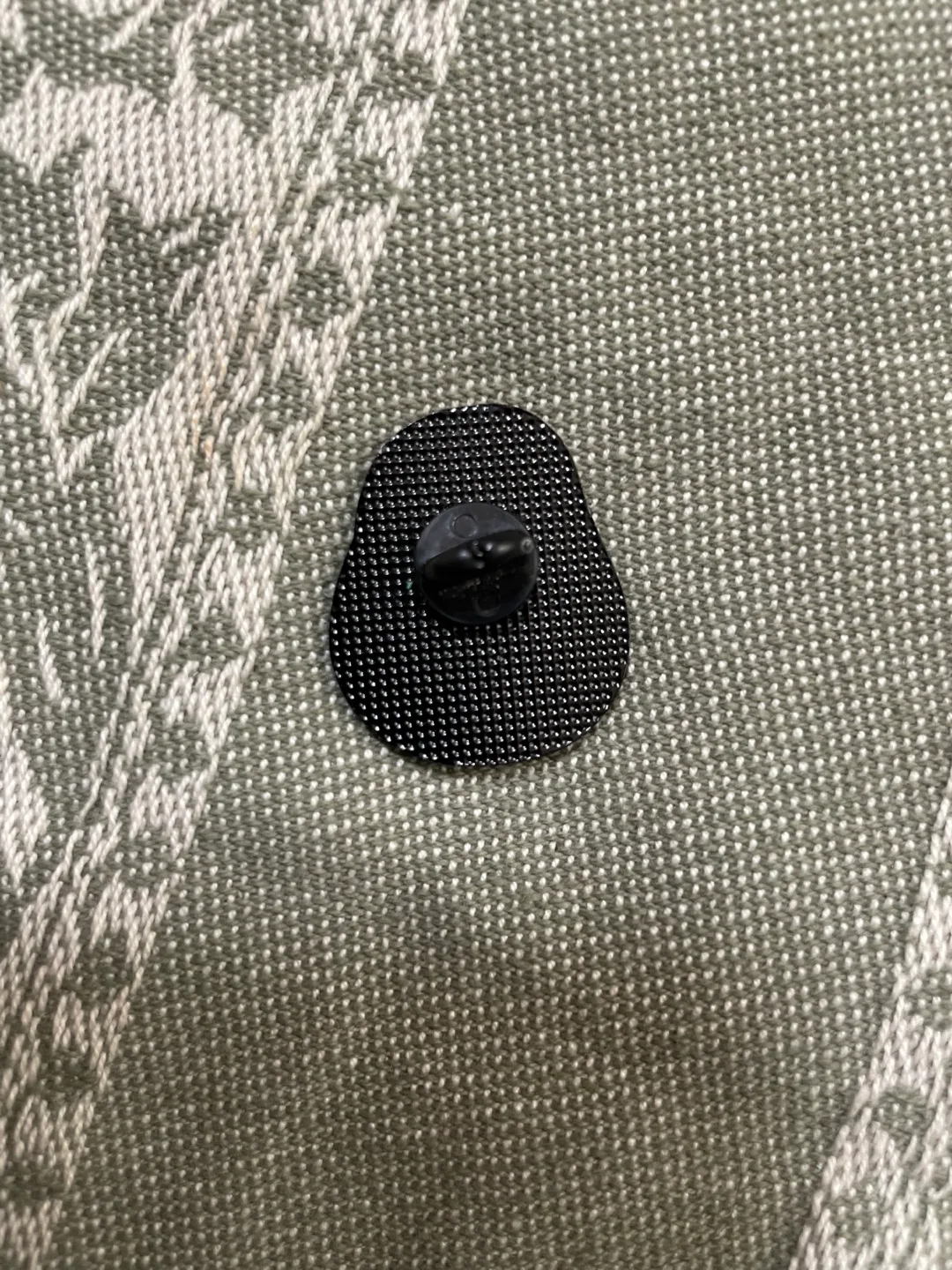 Avocado Enamel Pin image indicator(2)