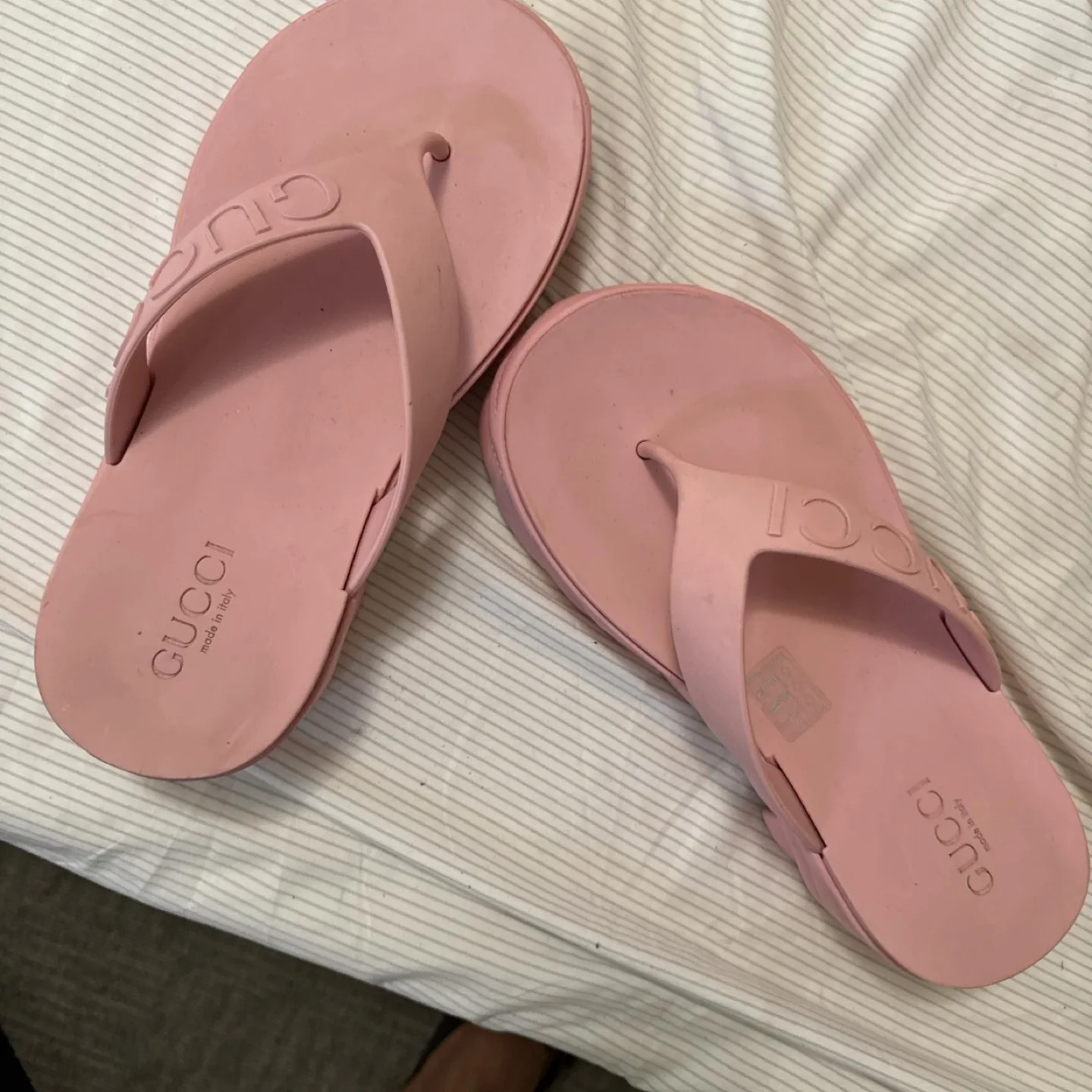 Gucci Pink Flip-Flops thumbnail