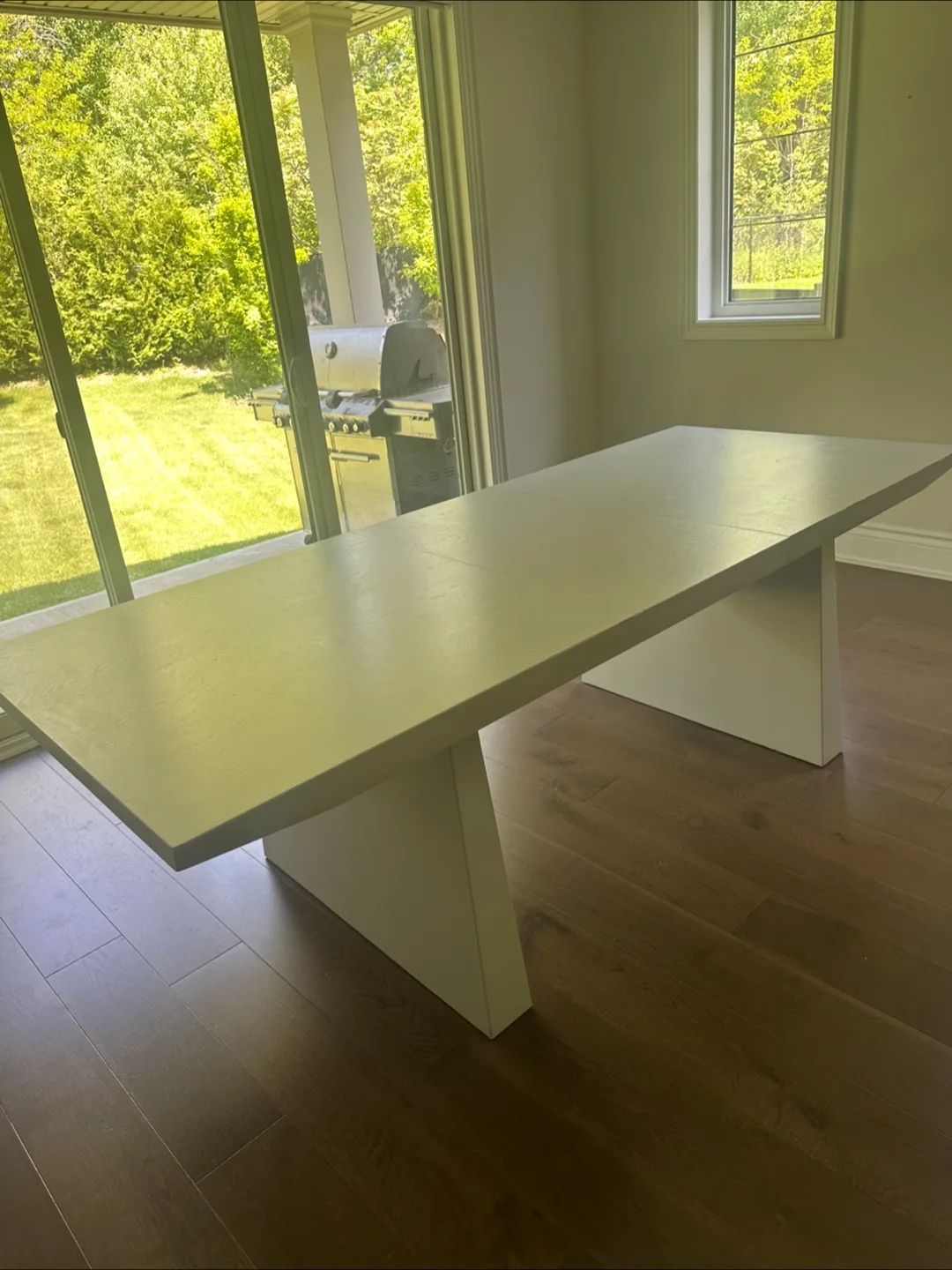 Modern Dining Table thumbnail