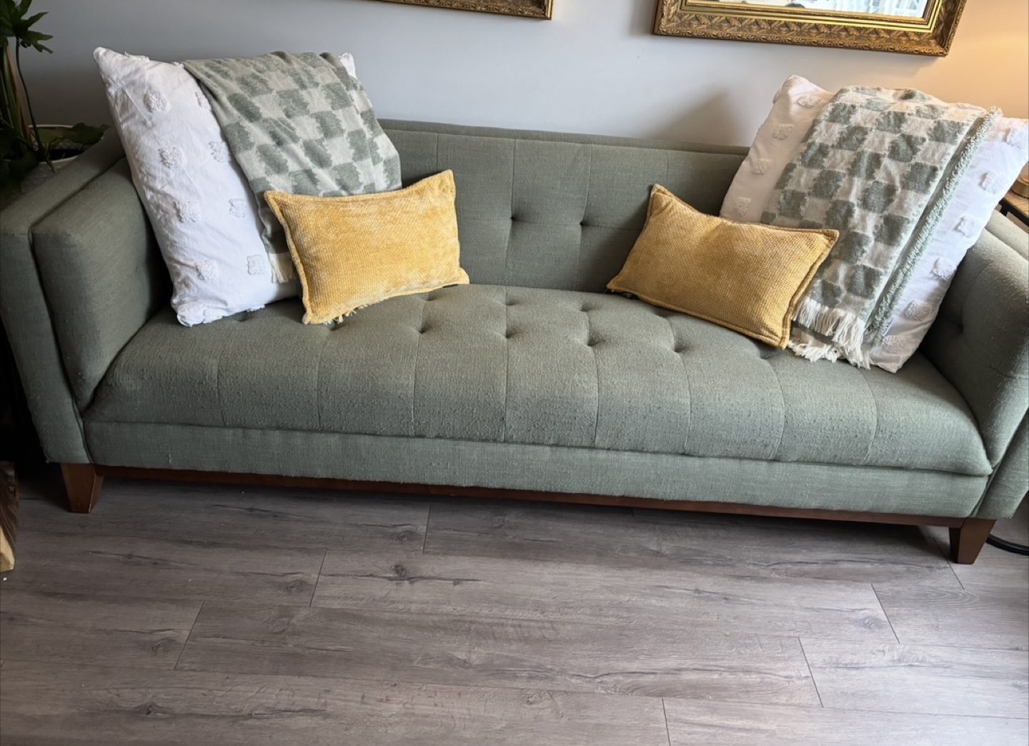 Stylish Green Sofa - photo 3