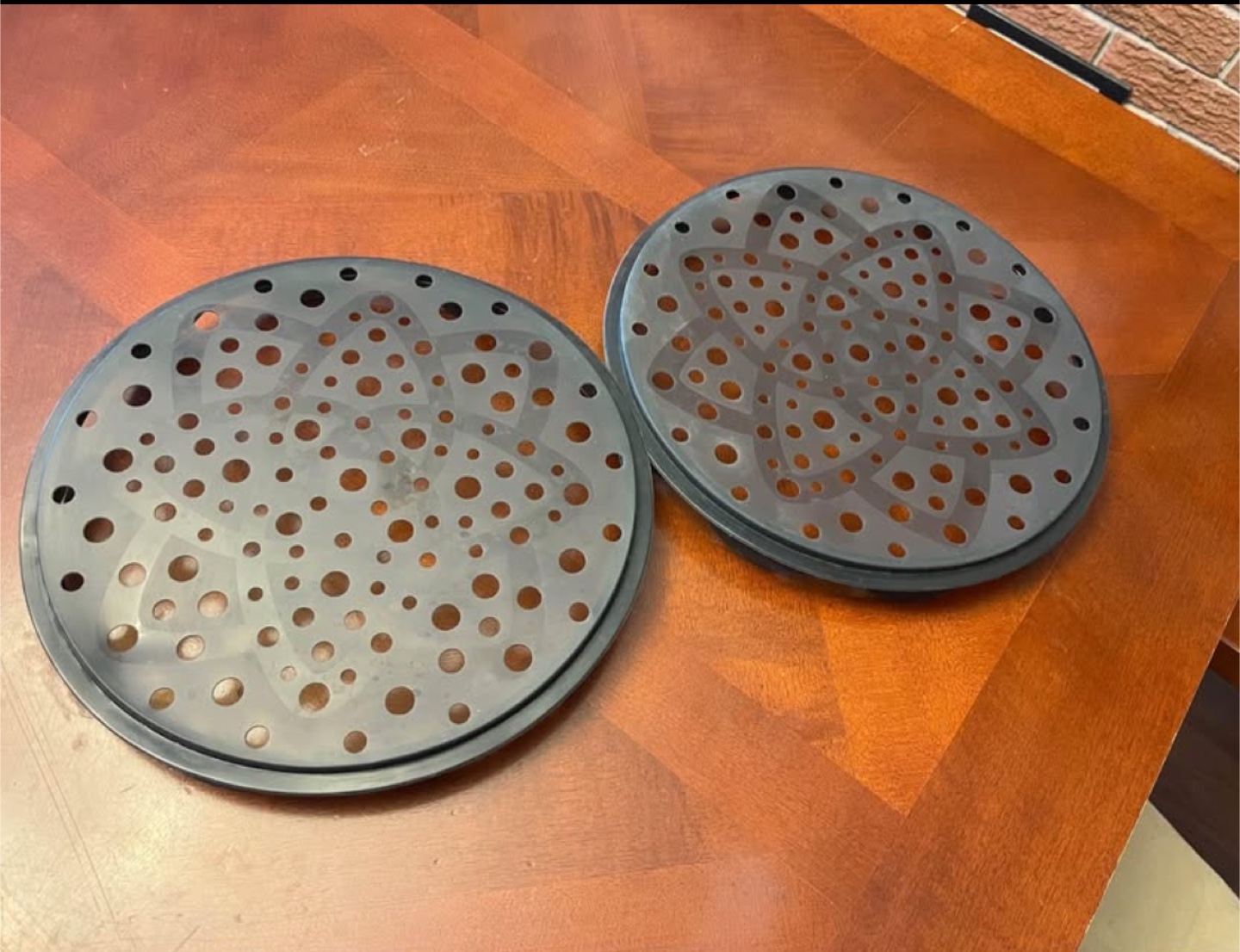 Pampered Chef Microwave Chip Maker (Set of 2) – like new in box - photo 2