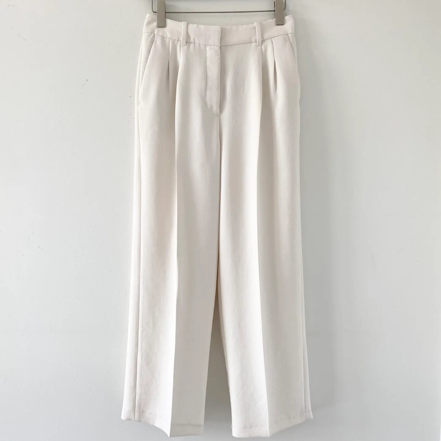 Aritzia Wilfred Effortless Pants thumbnail
