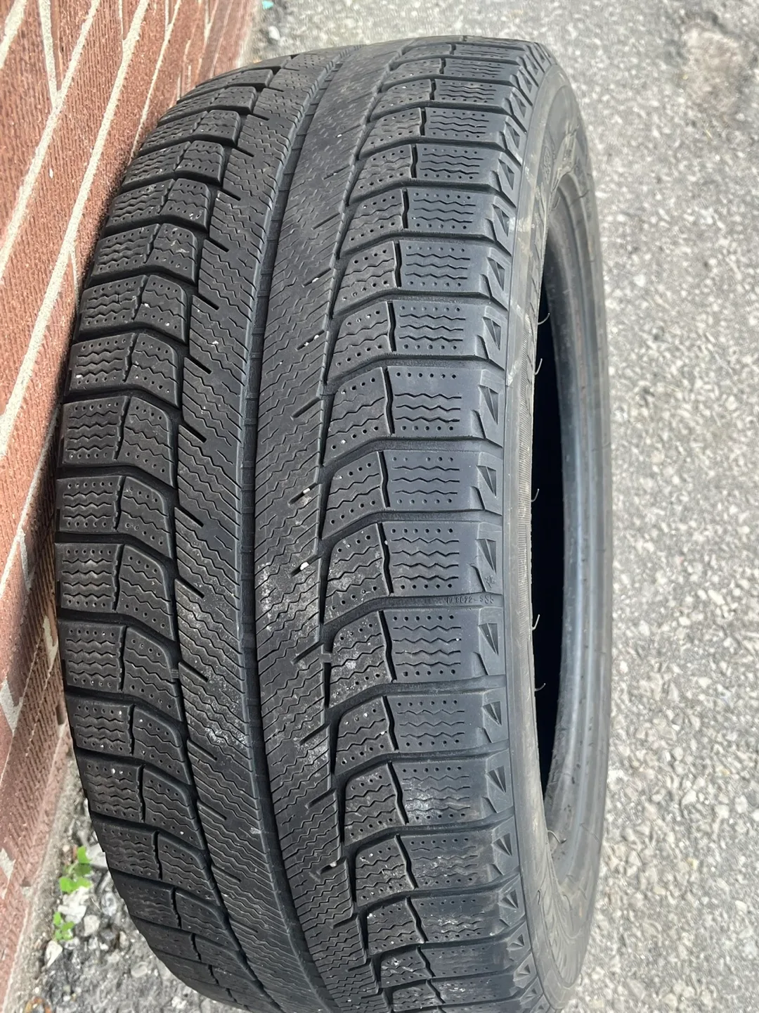 2 Michelin Winter Tire 215/55R16 image indicator(3)