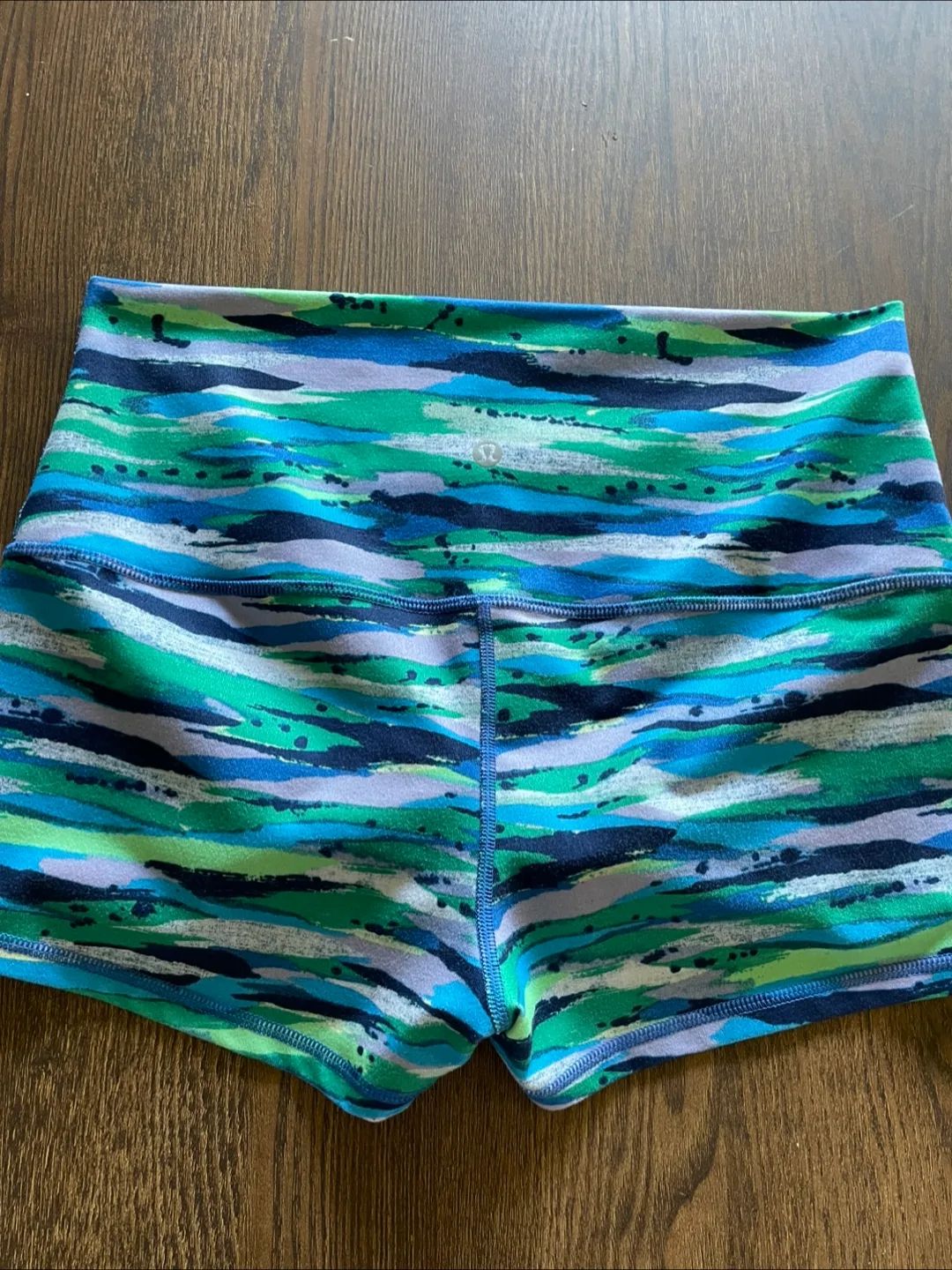 Lululemon shorts sz 10 thumbnail
