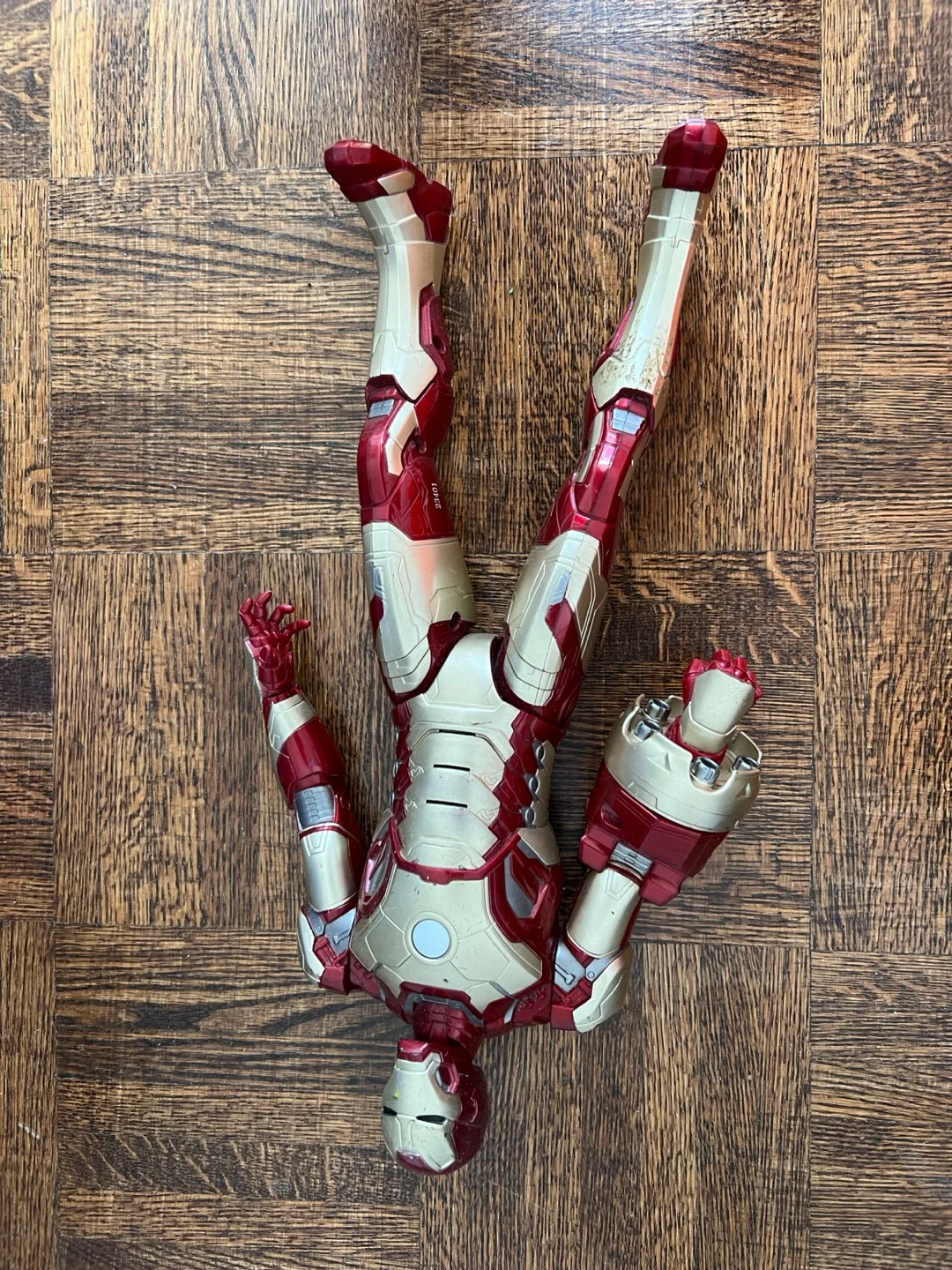 Iron Man Action Figure image indicator(2)