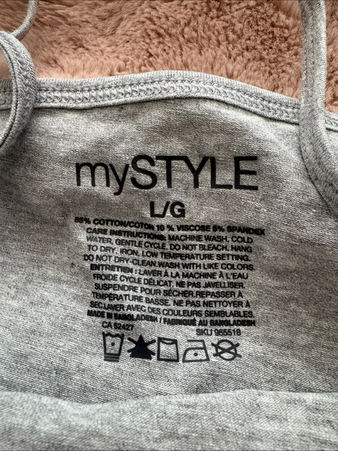 2 Tank tops (New) (Large) (FREE) image indicator(6)