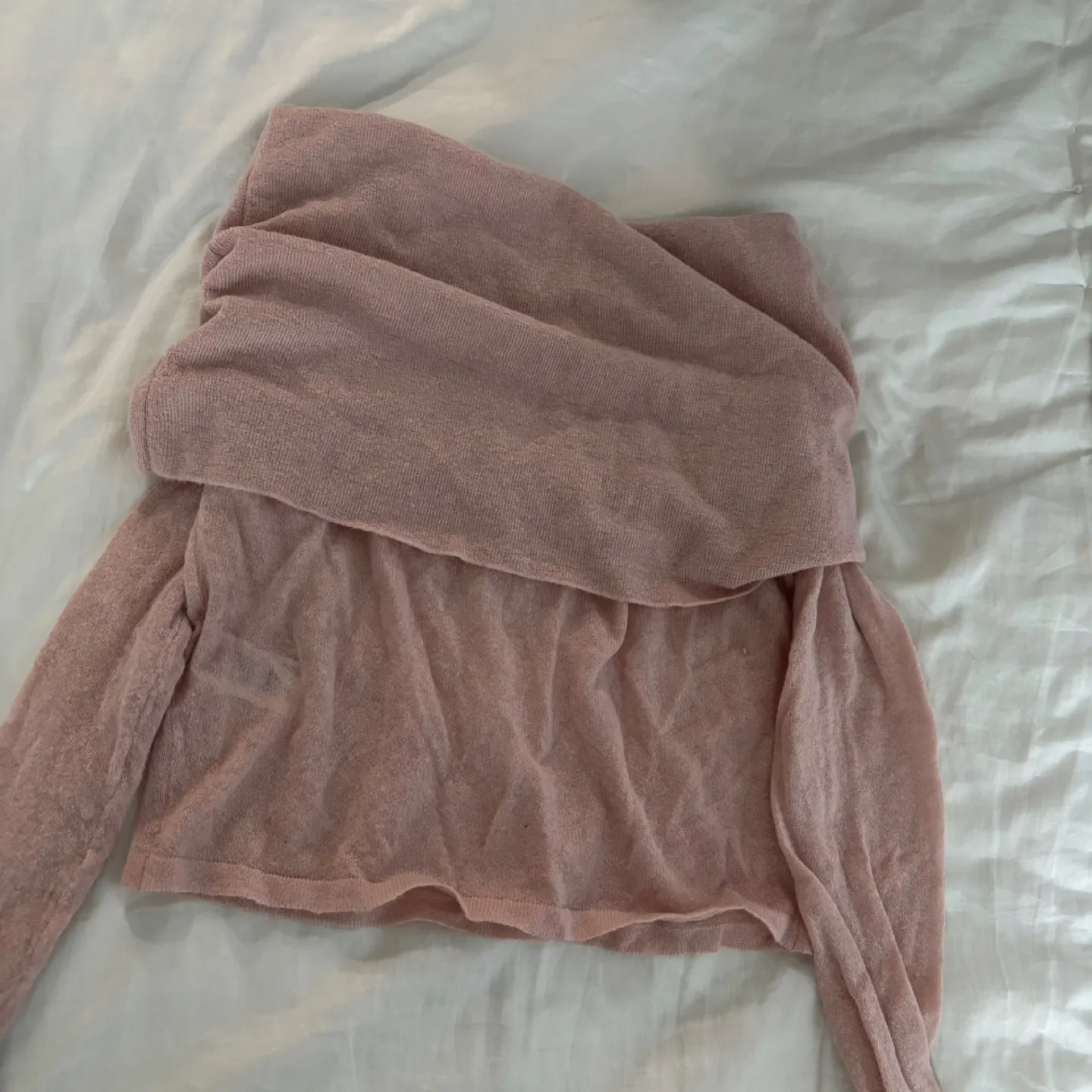 Zara Off-the-shoulder sweater thumbnail