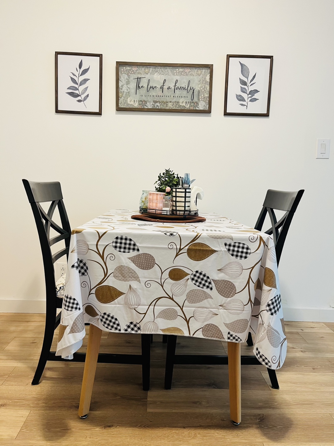 Dining Table Set with 2 Chairs - ideal for 2 to 4 people - photo 2