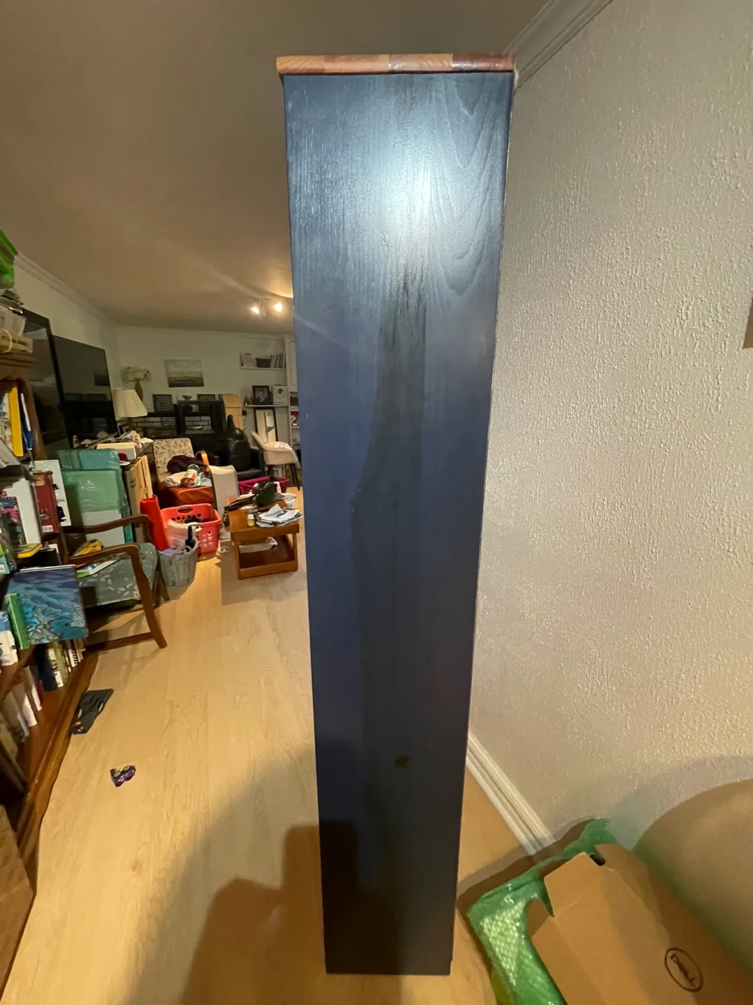 Wooden Bookshelf with Shelves image indicator(2)