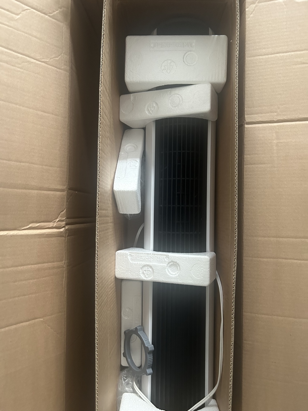 Levoit Tower Fan - White & Black - photo 3