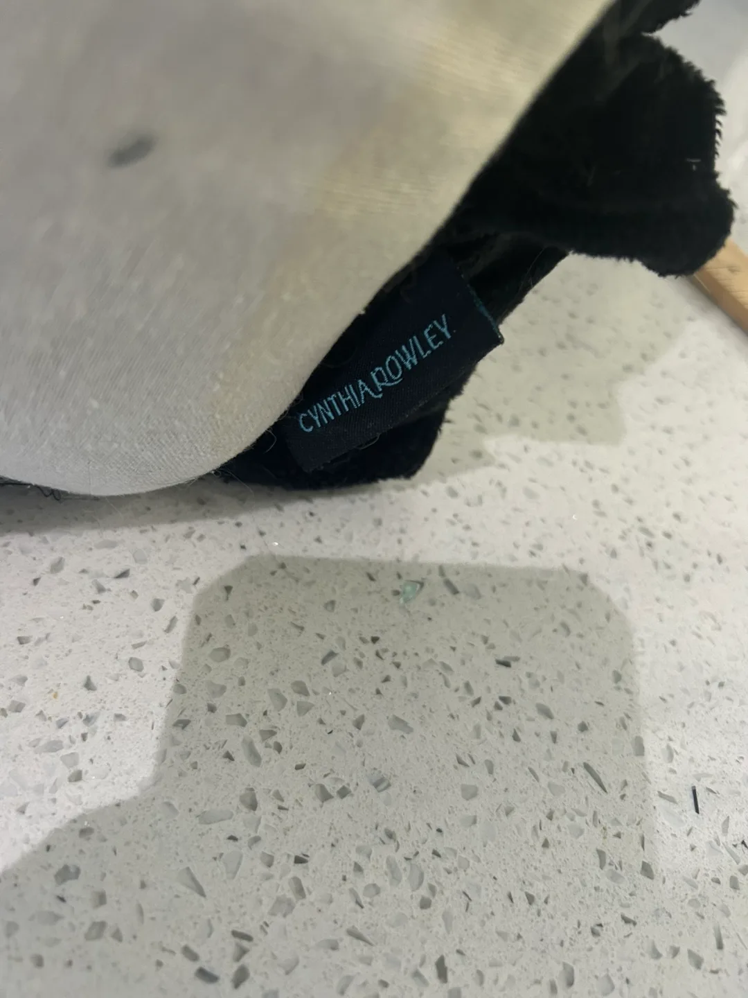 Cynthia Rowley Pet Bed image indicator(5)