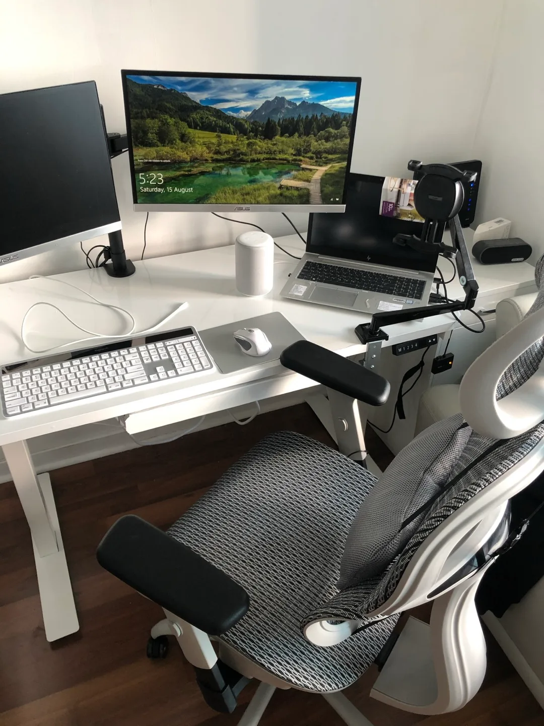 Standing desk thumbnail