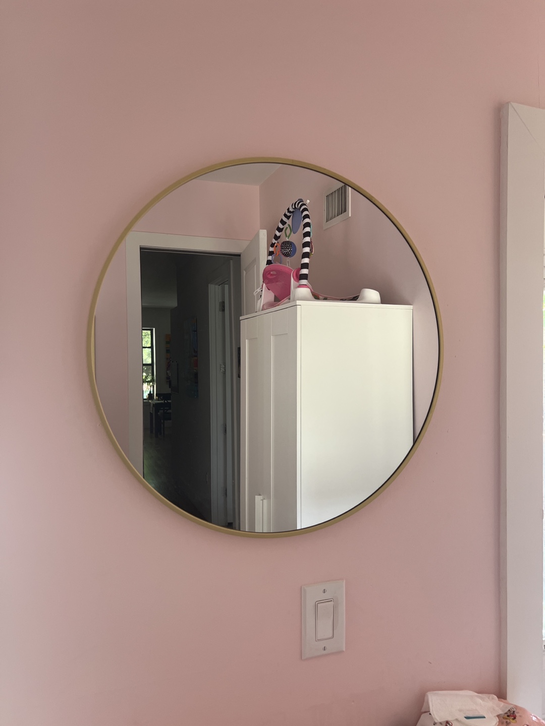 Round Wall Mirror with Gold Frame