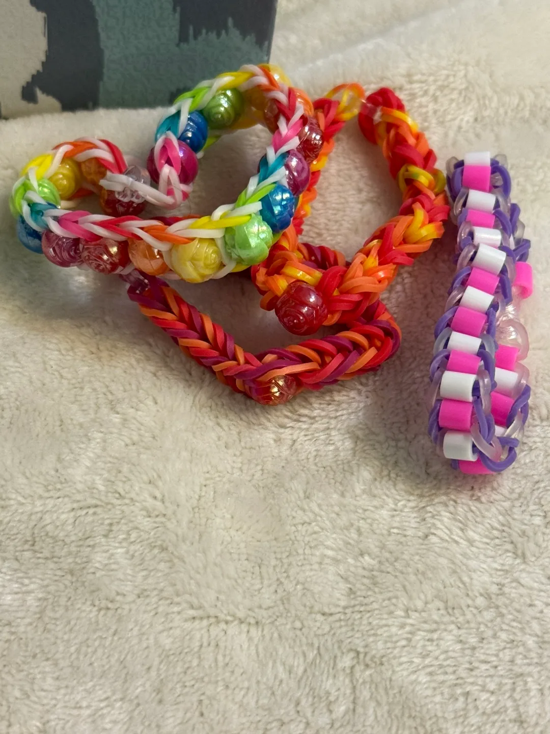 Rainbow Loom Lot image indicator(6)