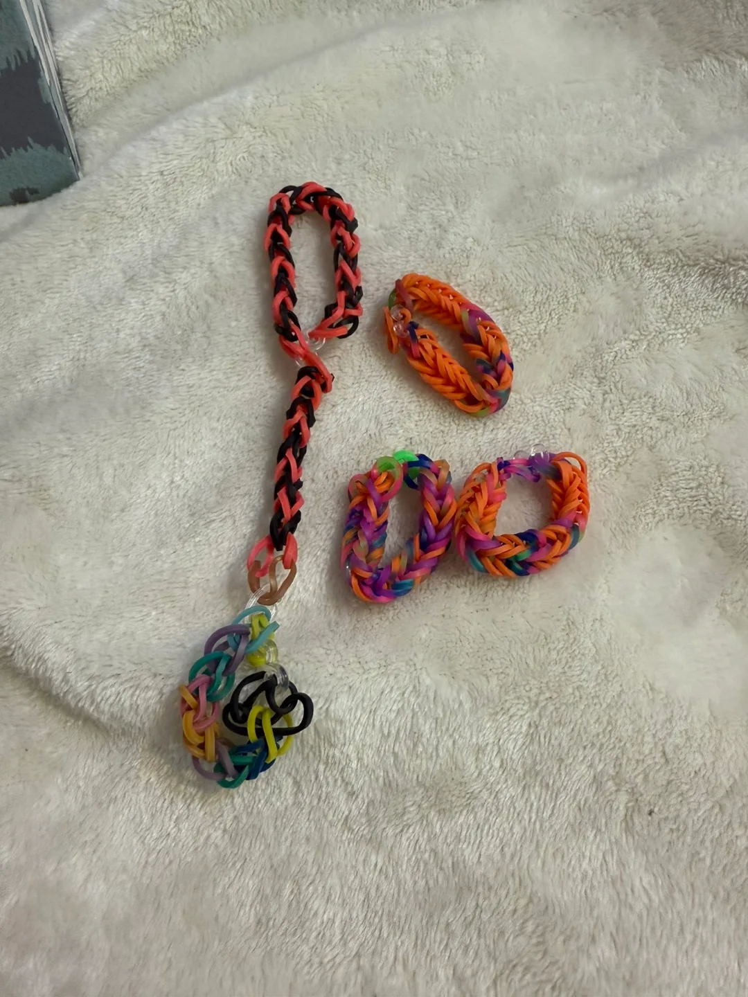 Rainbow Loom Lot image indicator(3)