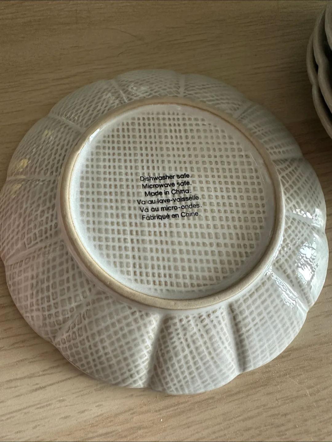 Set of 6 decorative white plates image indicator(2)