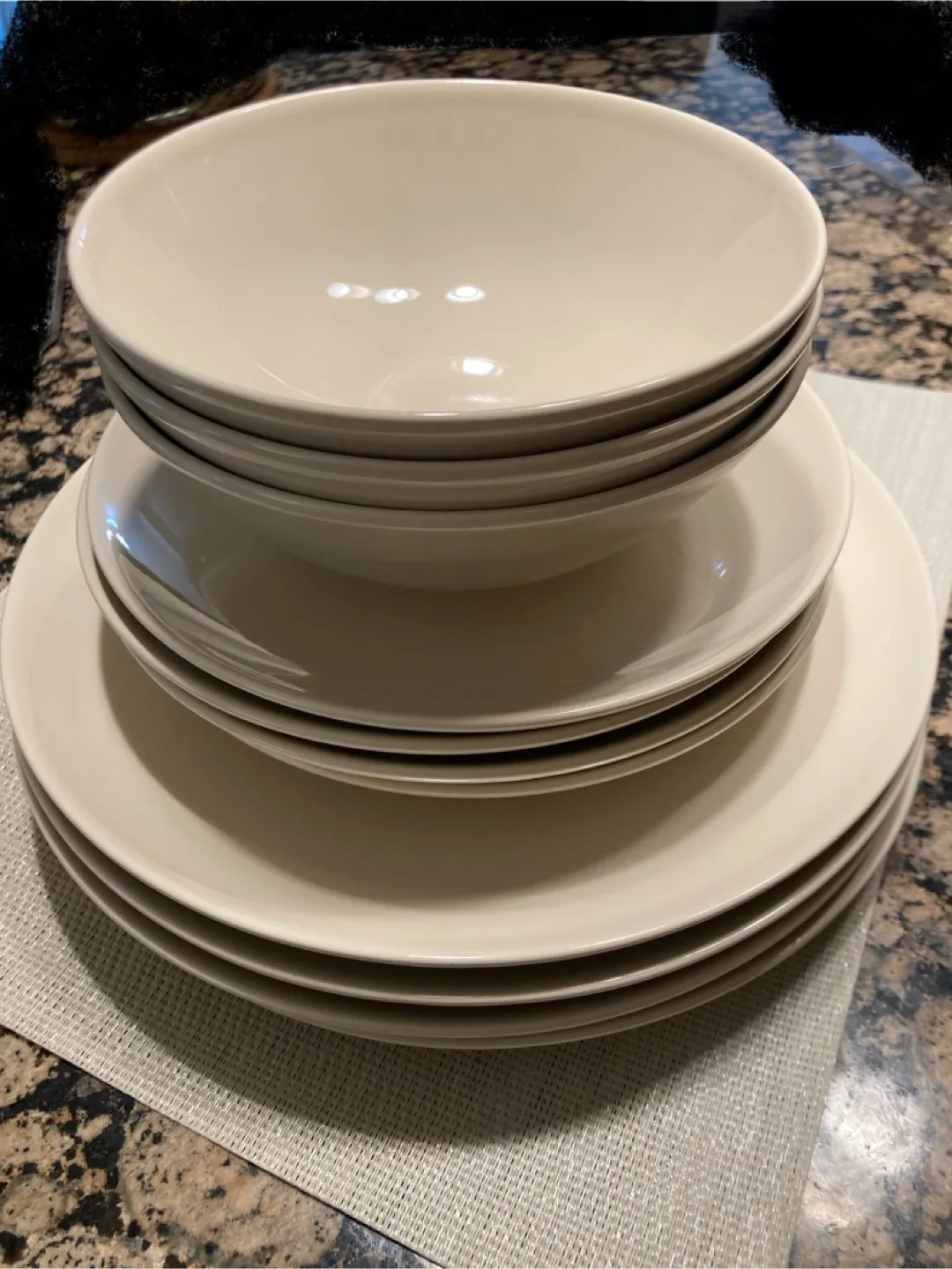 IKEA Plate and Bowl Set thumbnail