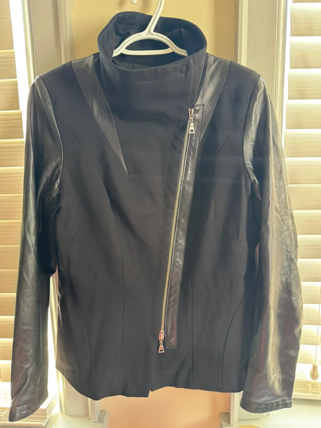 DANIER Italian Leather Jacket women size L image indicator(2)